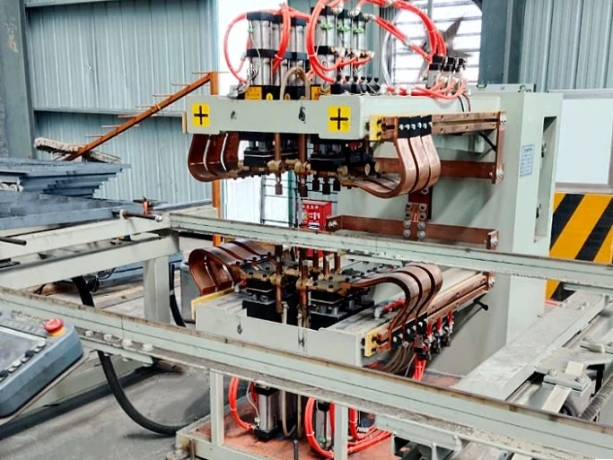 CNC Positioning Mesh Welding Machine CNC Positioning Mesh Welding Machine